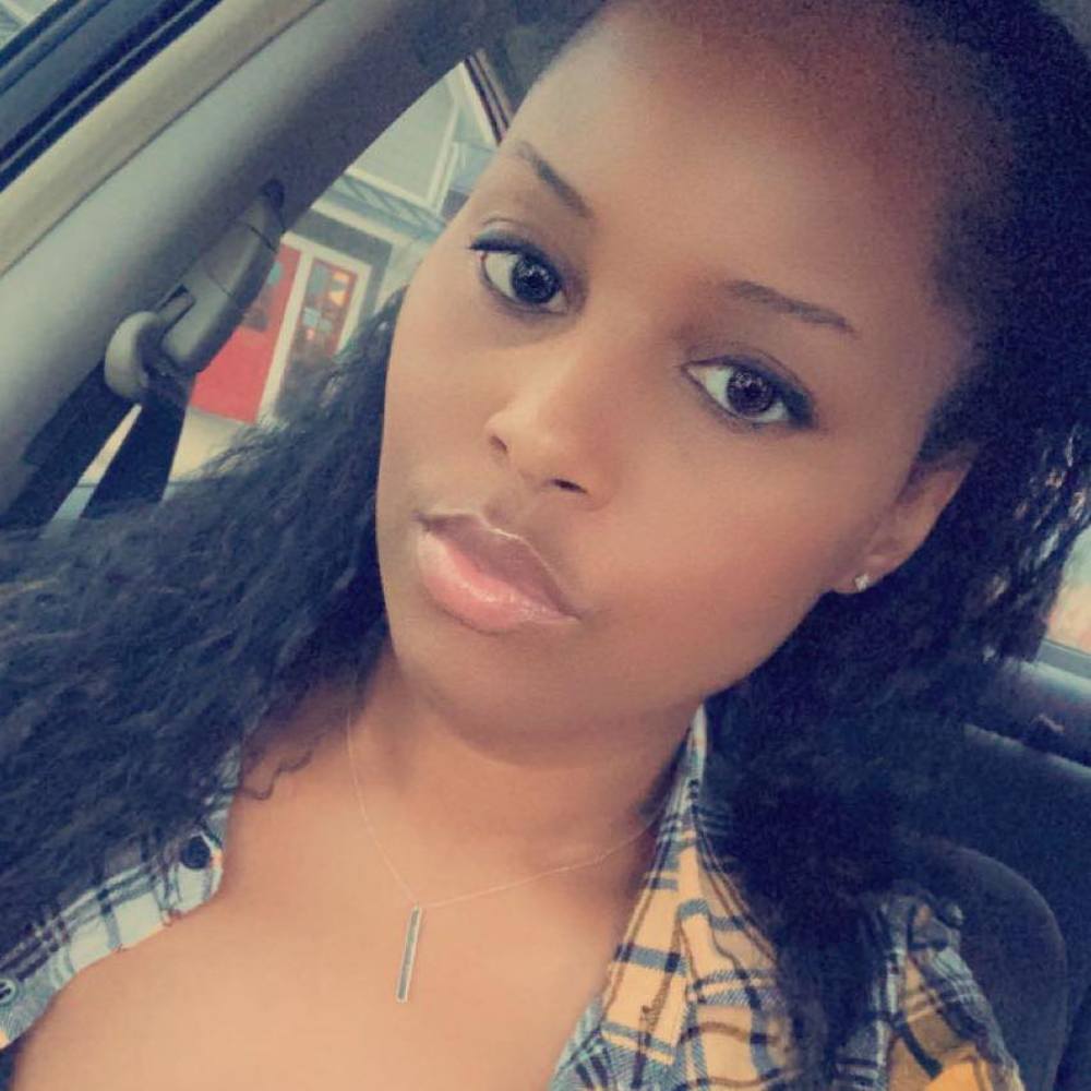 Meet your Posher, Deandra
